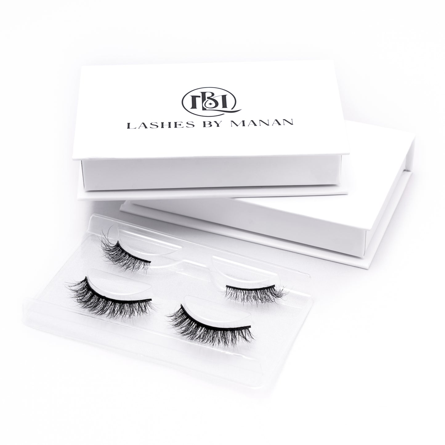 Set of false eyelashes HB17 in a 'Lashes by Manan' box on a white background